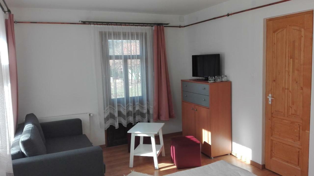 Zempleni Pitvaros Piheno Telkibánya 외부 사진